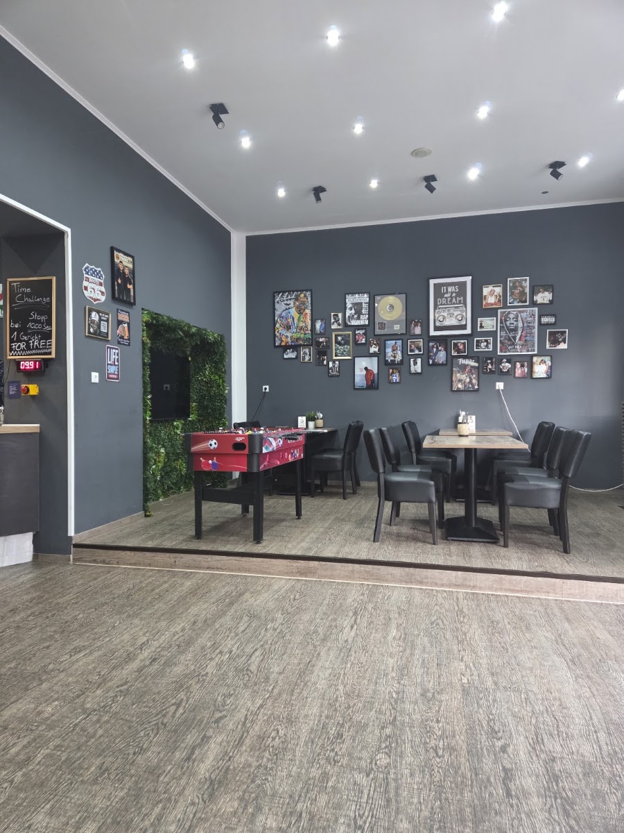 2 Bro's Pizza & Burger Foto 3