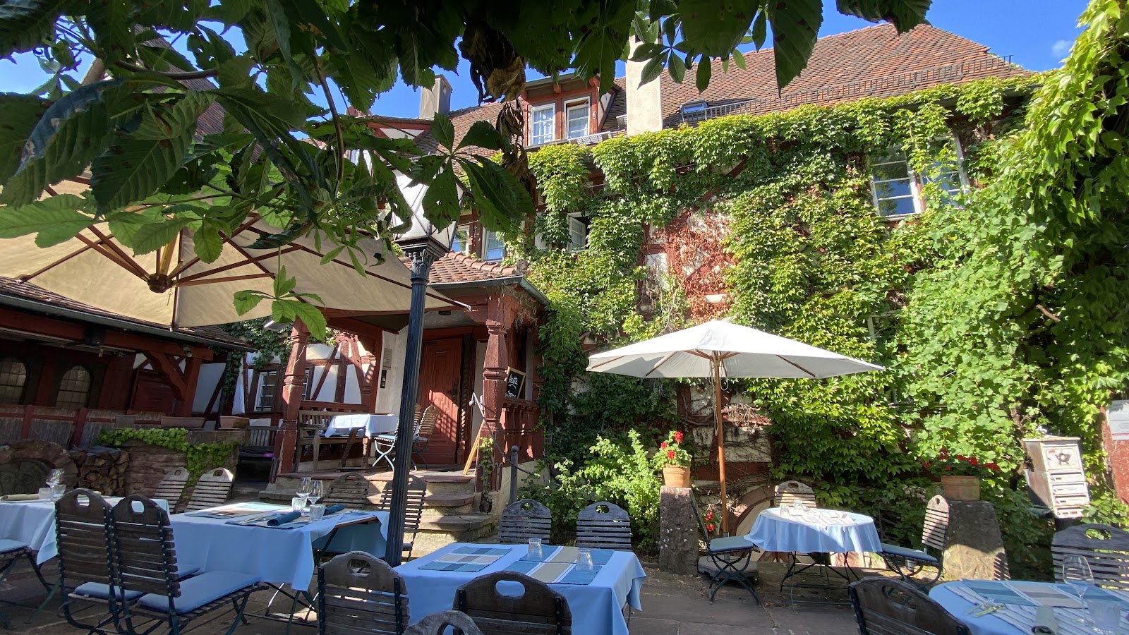 Amtskeller Ersingen "AUBERGE & WINSTUB" - Gourmetküche & Weine für Genießer Foto 1
