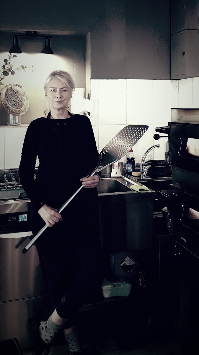 Die Pizzabäckerin Foto 2