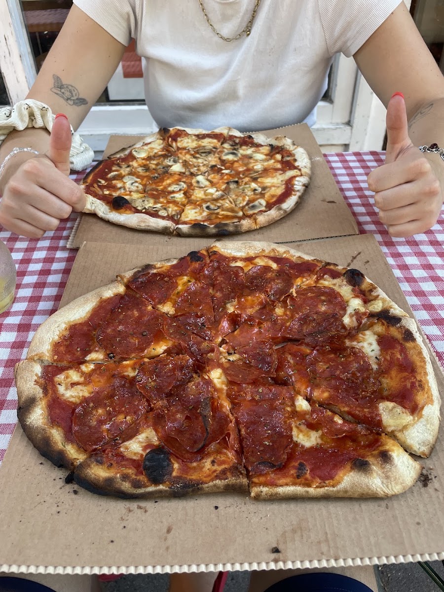 Die Pizzabäckerin Foto 3