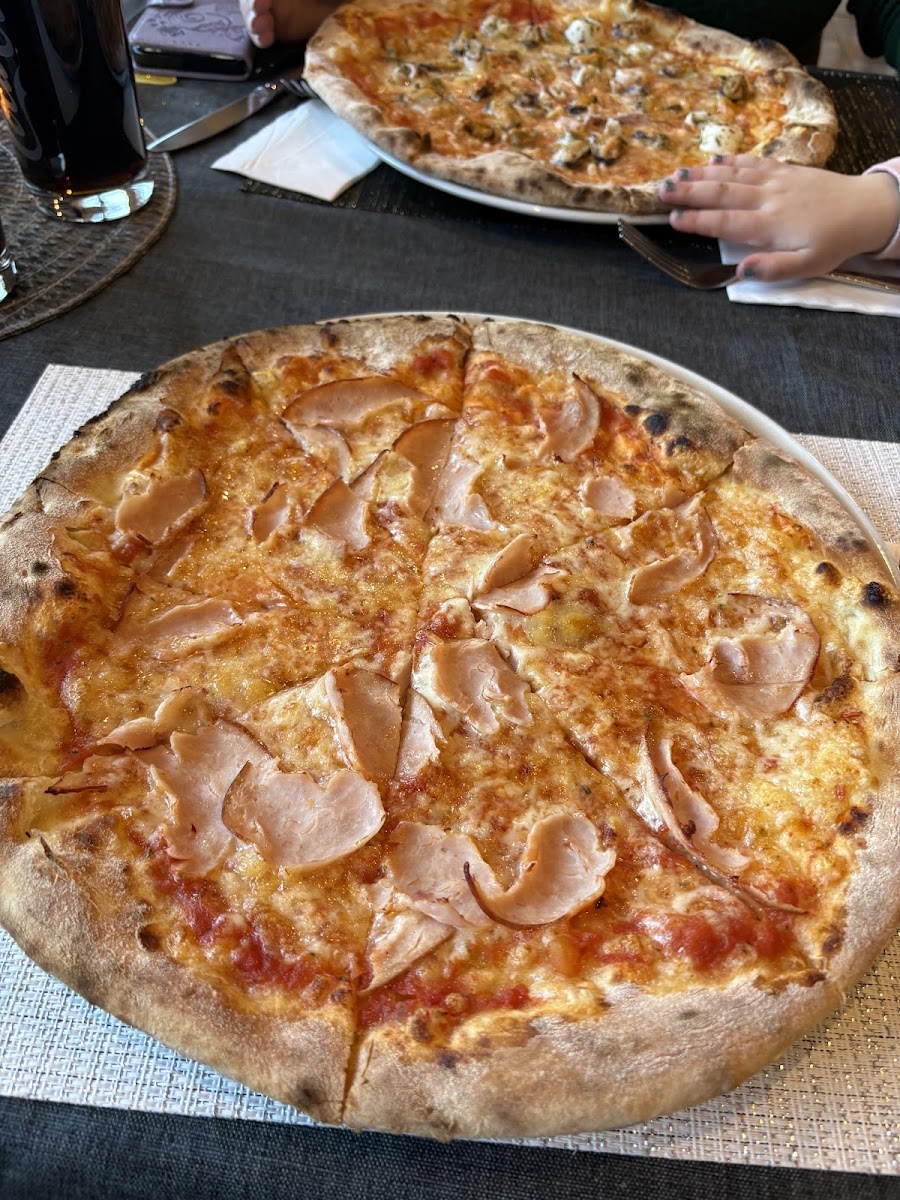 Dura Restaurant Pizzeria & Bistro Foto 2
