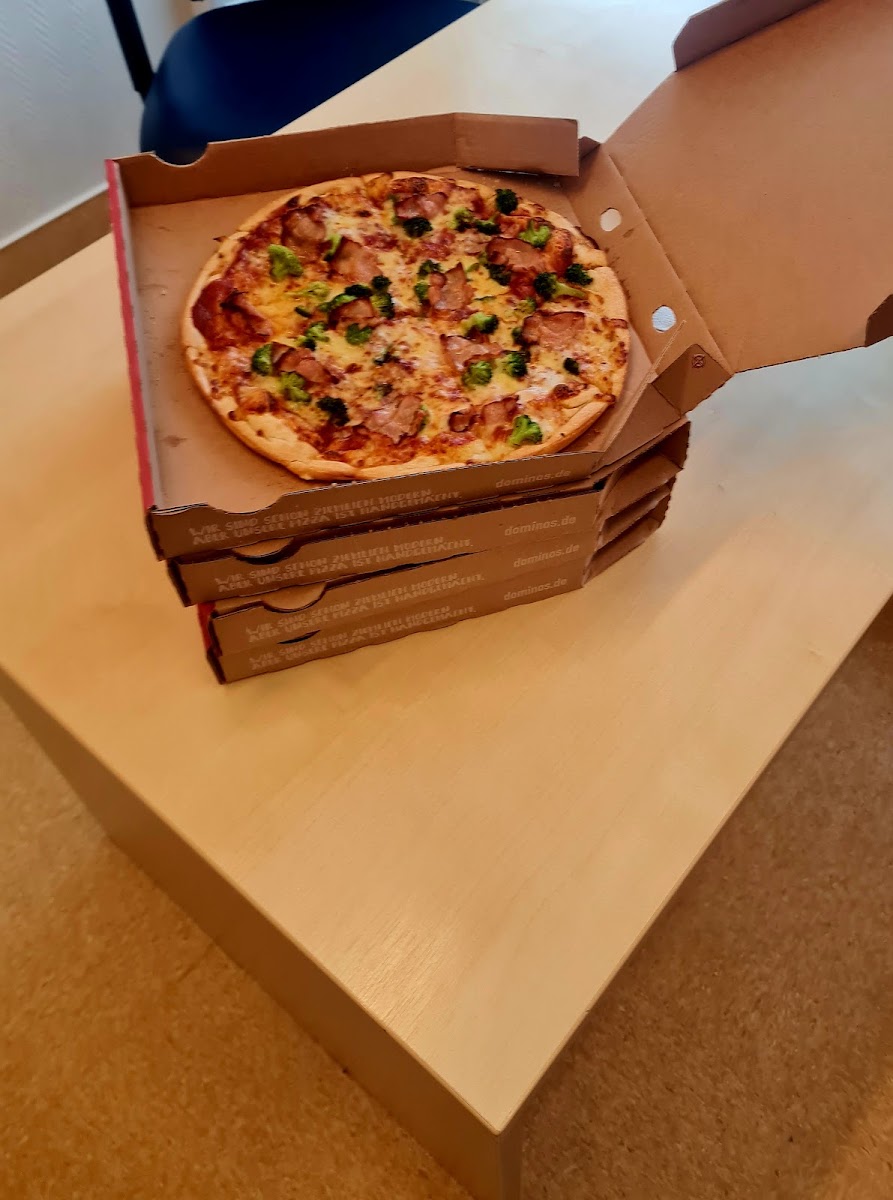 I NEED A PIZZA Foto 2