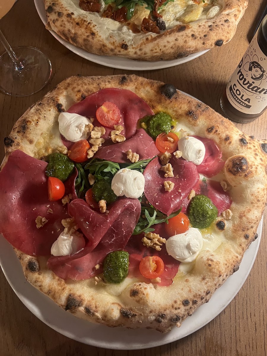 Jill - Neapolitanische Pizza Foto 2