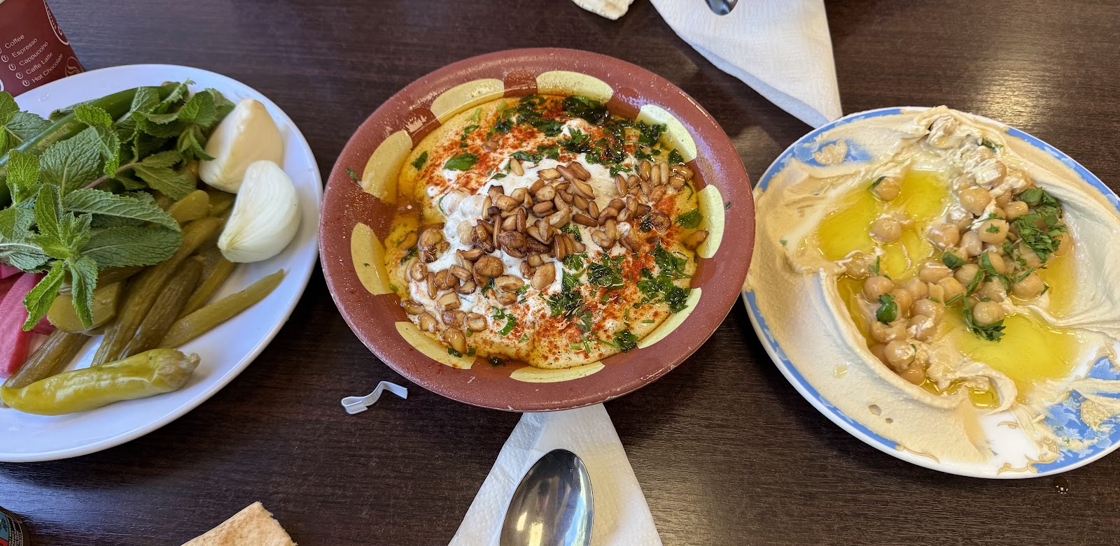 LaRoma X LaForno Manakish Foul Hummus Foto 1