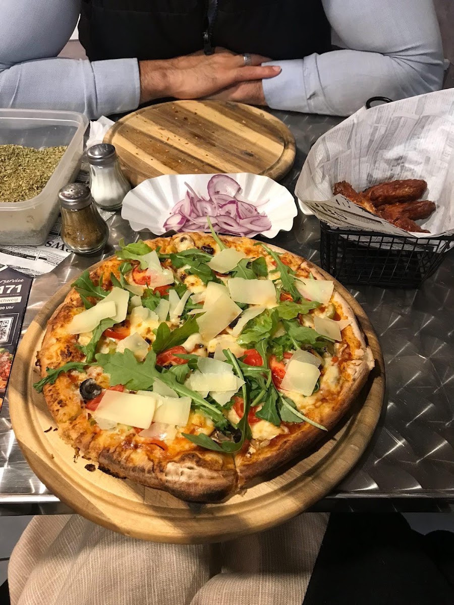 Lion Pizza Pasta Bürger & more Foto 1
