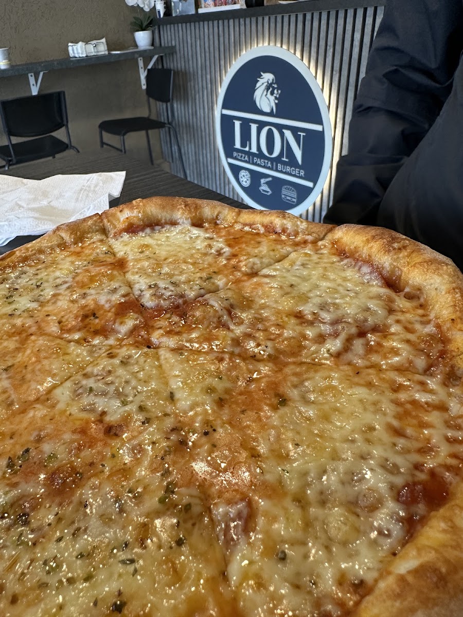 Lion Pizza Pasta Bürger & more Foto 2