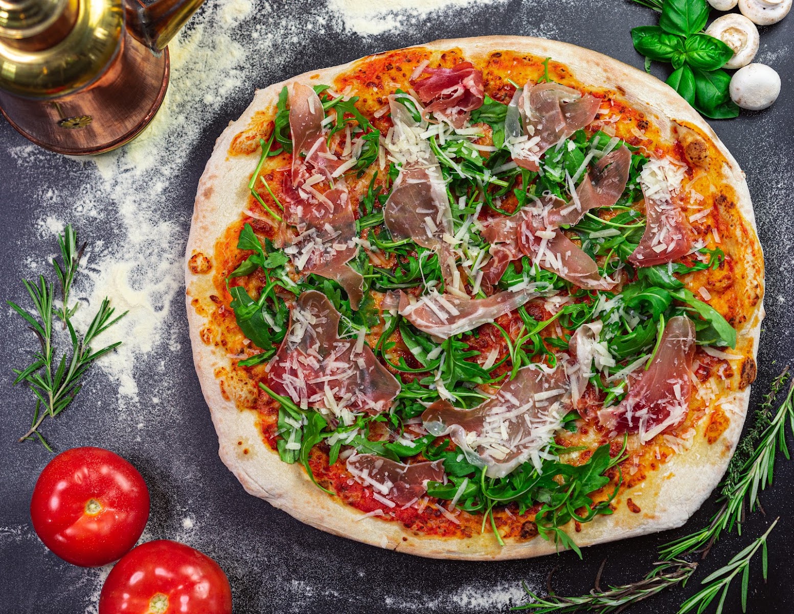 Lugacci – Italienisches Restaurant & Pizzeria in Elmshorn am Holstenplatz Foto 1