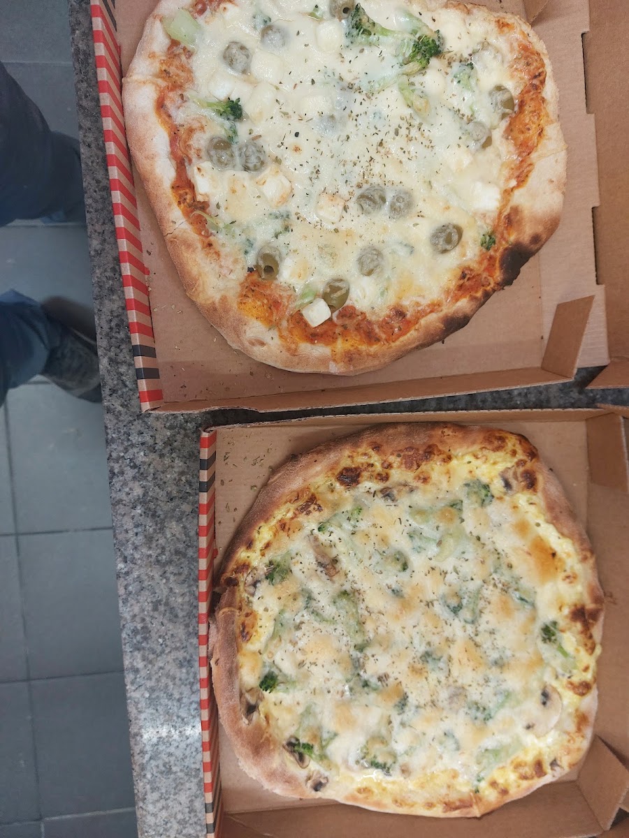 Pizza Loyal Foto 1
