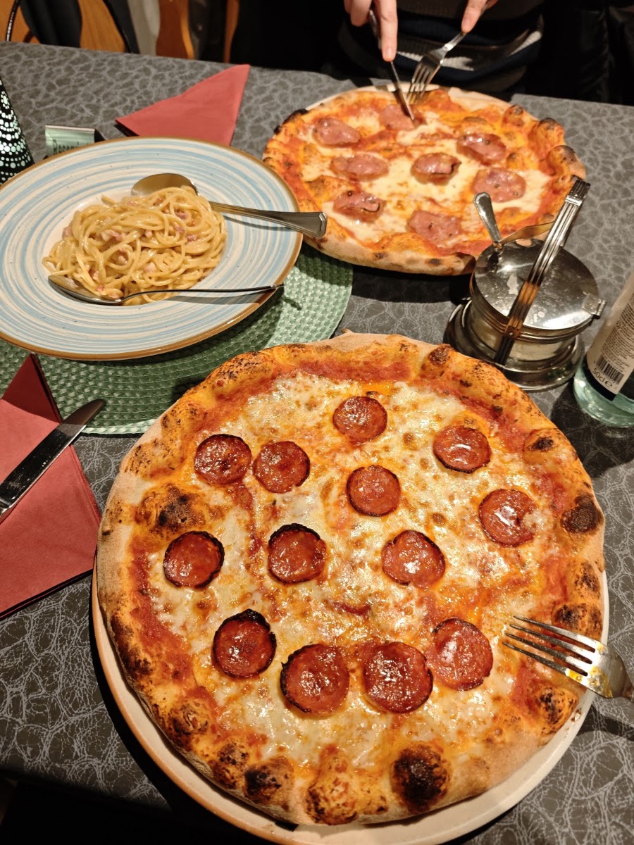 Trattoria Pizzeria De Lucia Foto 1