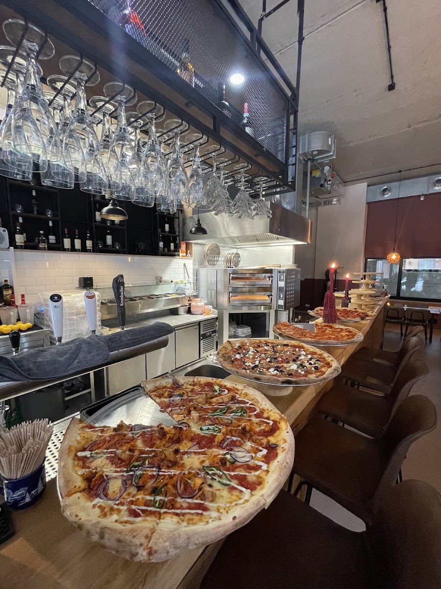 Westside Bar and Pizzeria Foto 1